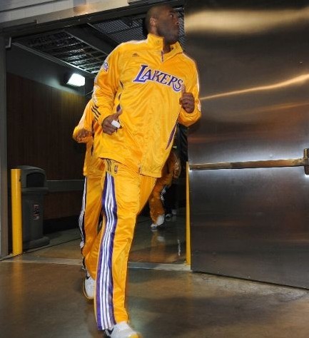 半场战报显 半场战报显